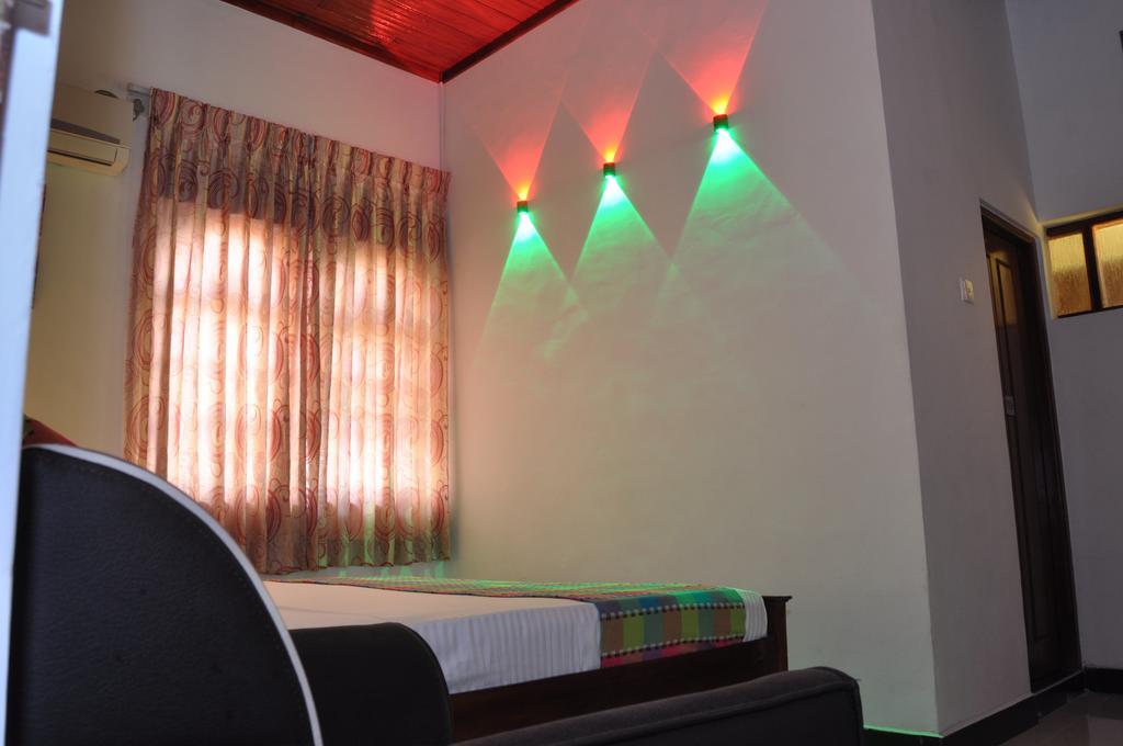 Guest Ryan Hotel Katunayaka Quarto foto