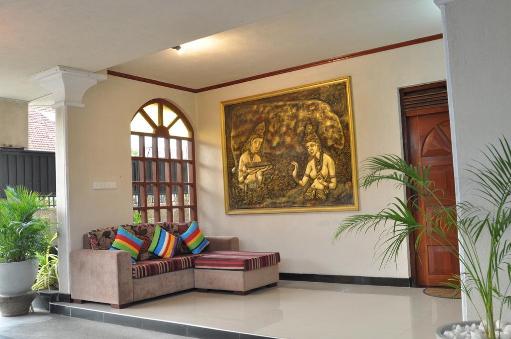 Guest Ryan Hotel Katunayaka Exterior foto